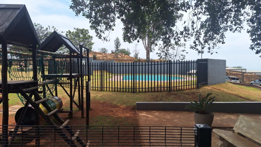 To Let 2 Bedroom Property for Rent in Honeyhills Gauteng