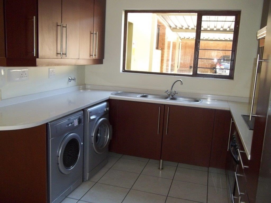 To Let 2 Bedroom Property for Rent in Sunninghill Gauteng