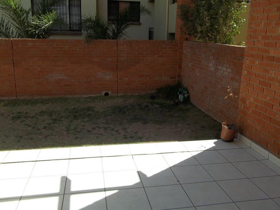 To Let 2 Bedroom Property for Rent in Sunninghill Gauteng