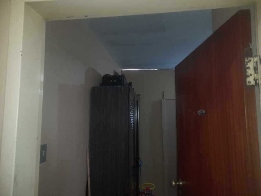 1 Bedroom Property for Sale in Hillbrow Gauteng