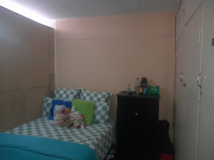 1 Bedroom Property for Sale in Hillbrow Gauteng