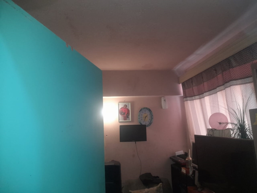 1 Bedroom Property for Sale in Hillbrow Gauteng