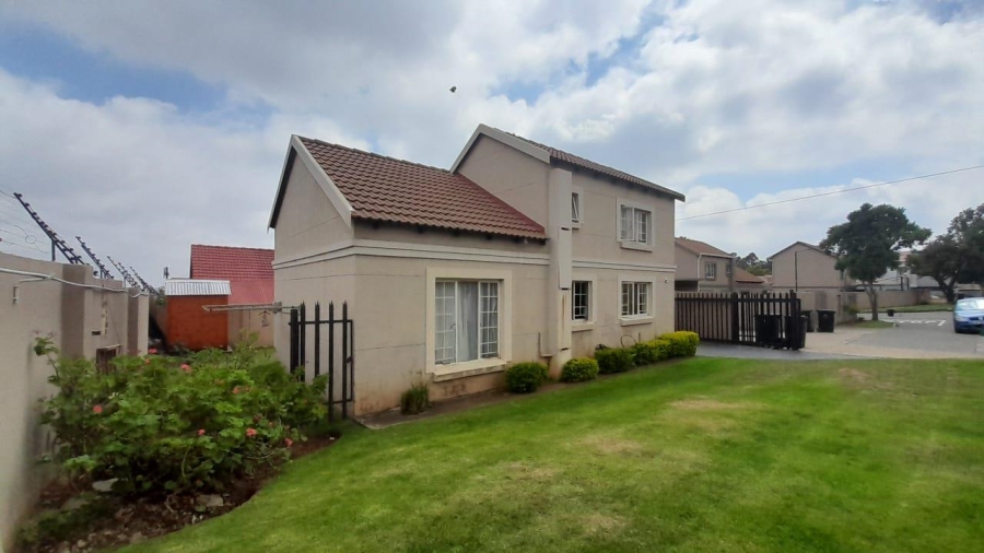 3 Bedroom Property for Sale in Terenure Gauteng