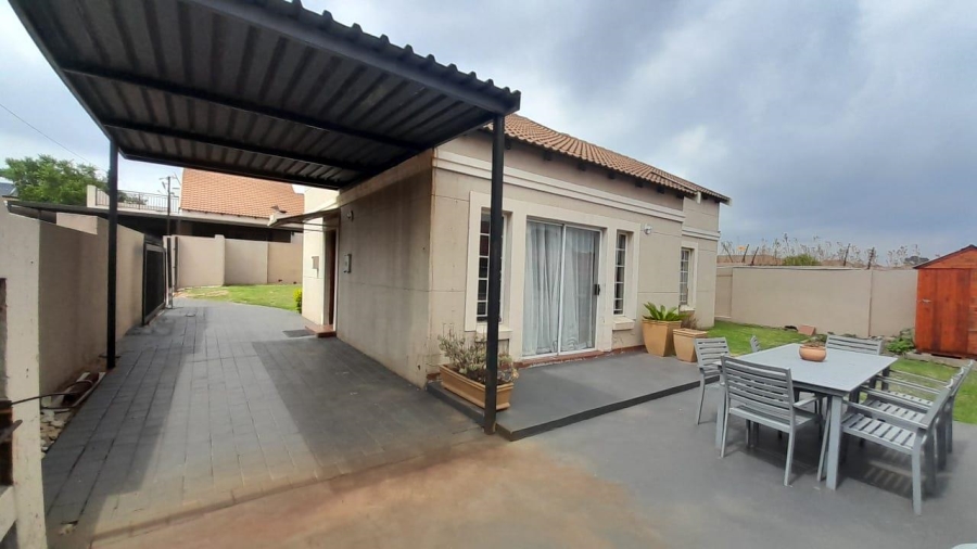3 Bedroom Property for Sale in Terenure Gauteng