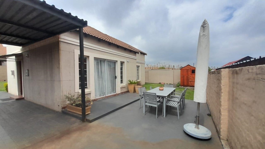 3 Bedroom Property for Sale in Terenure Gauteng