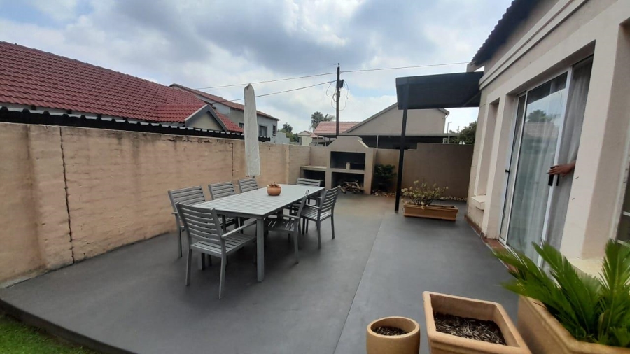 3 Bedroom Property for Sale in Terenure Gauteng