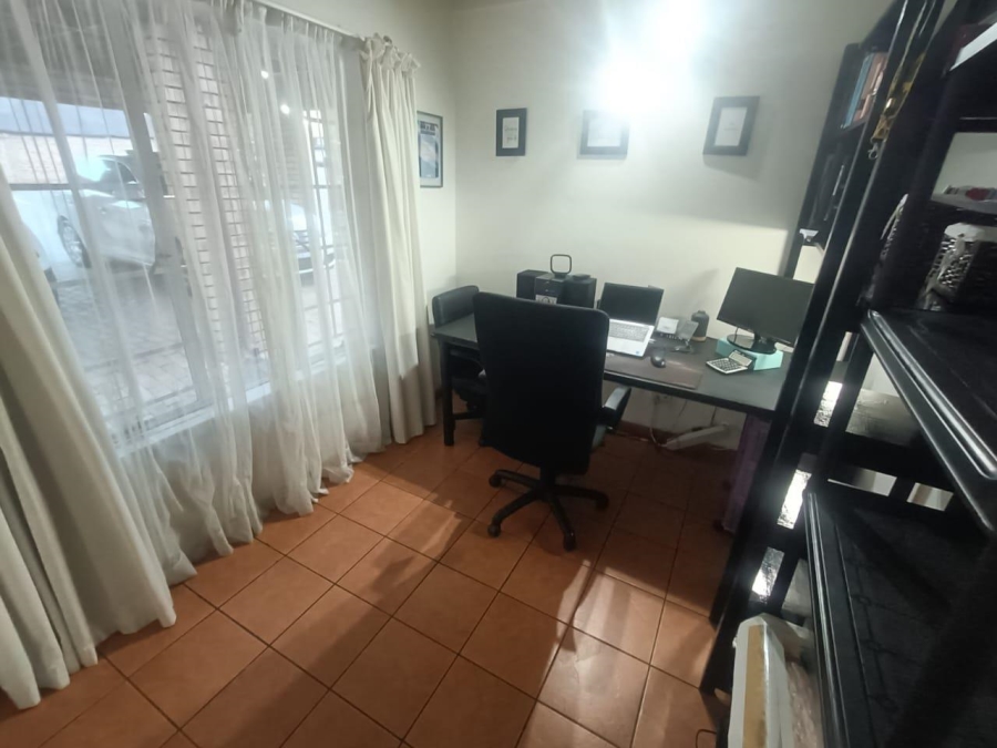 3 Bedroom Property for Sale in Hennopspark Gauteng