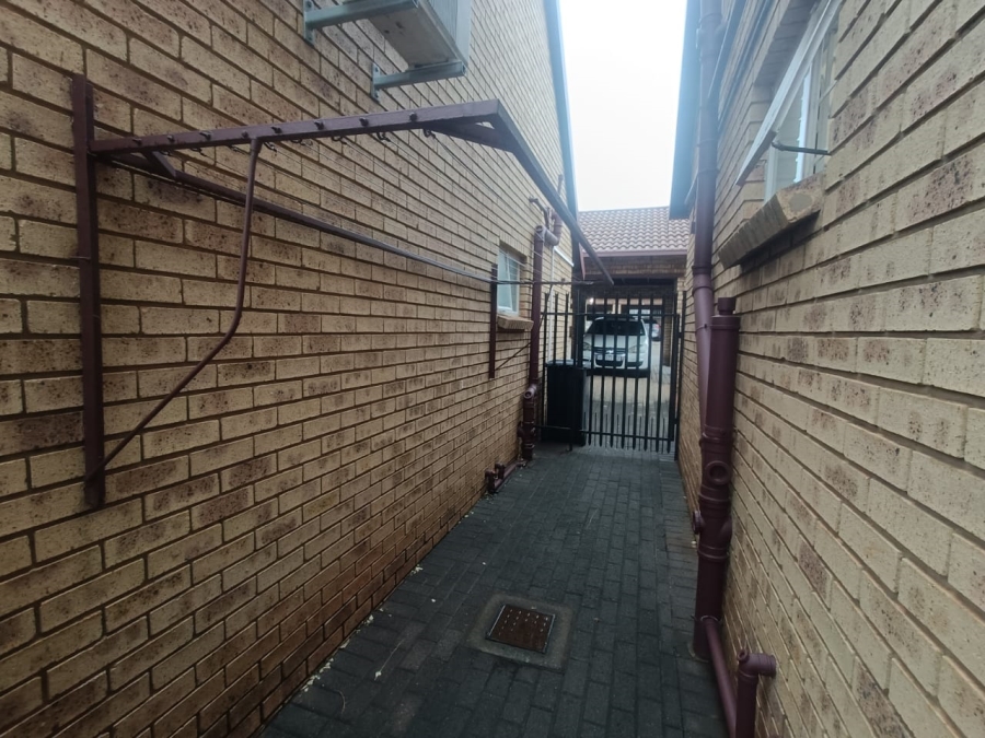 3 Bedroom Property for Sale in Hennopspark Gauteng
