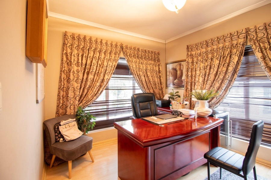 4 Bedroom Property for Sale in New Redruth Gauteng