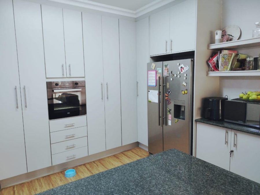 3 Bedroom Property for Sale in South Crest Gauteng