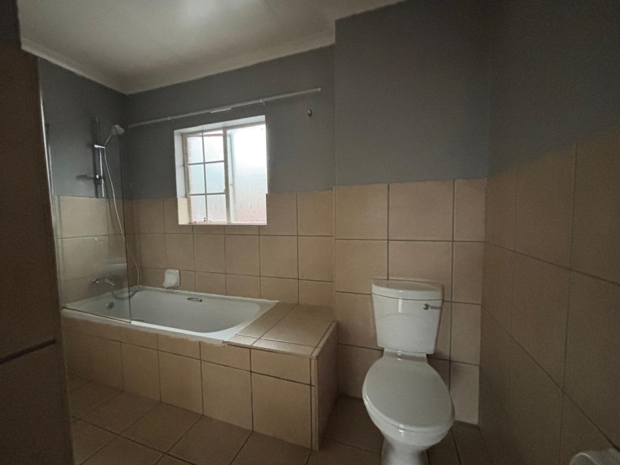 1 Bedroom Property for Sale in Towerby Gauteng