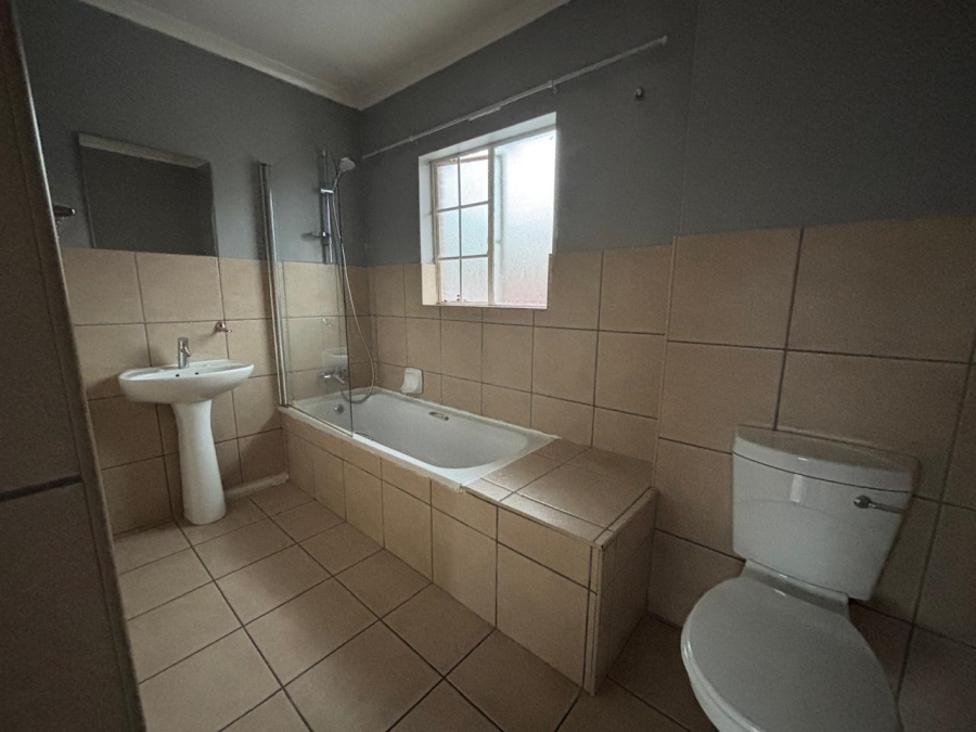 1 Bedroom Property for Sale in Towerby Gauteng