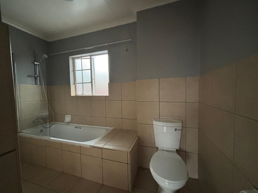 1 Bedroom Property for Sale in Towerby Gauteng