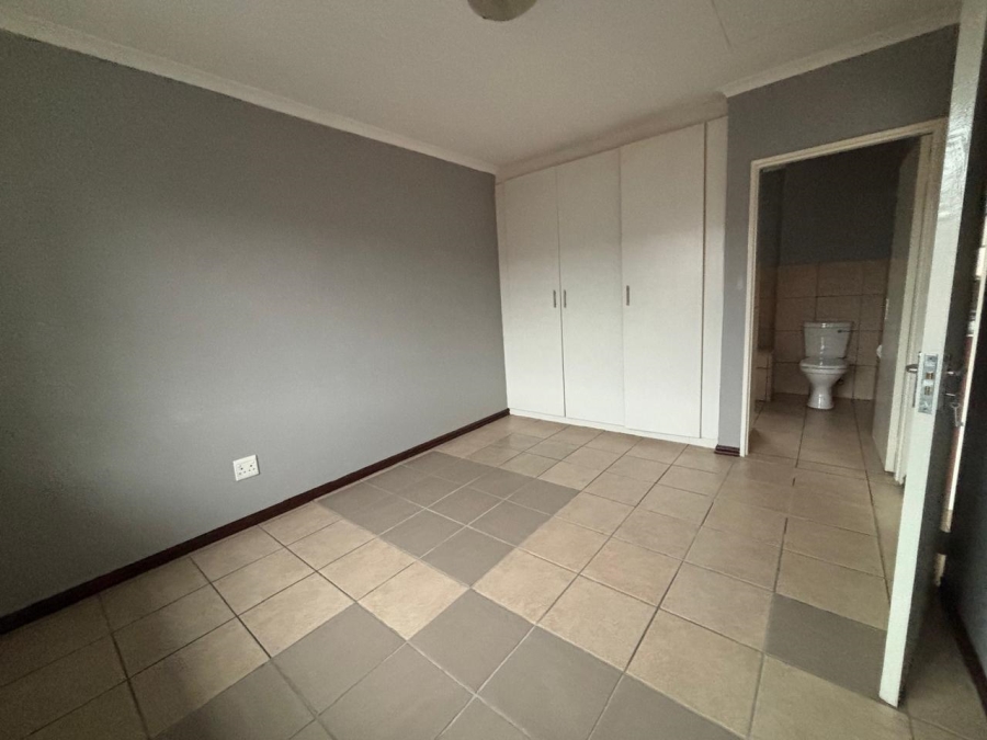 1 Bedroom Property for Sale in Towerby Gauteng