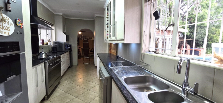 4 Bedroom Property for Sale in Brackenhurst Gauteng