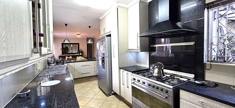 4 Bedroom Property for Sale in Brackenhurst Gauteng