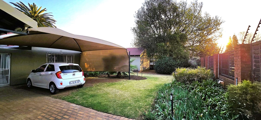 4 Bedroom Property for Sale in Brackenhurst Gauteng