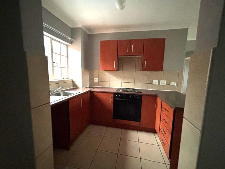 2 Bedroom Property for Sale in Towerby Gauteng