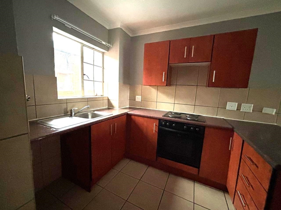 2 Bedroom Property for Sale in Towerby Gauteng