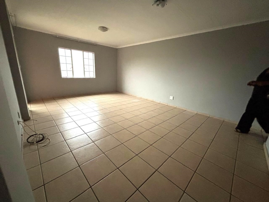 2 Bedroom Property for Sale in Towerby Gauteng