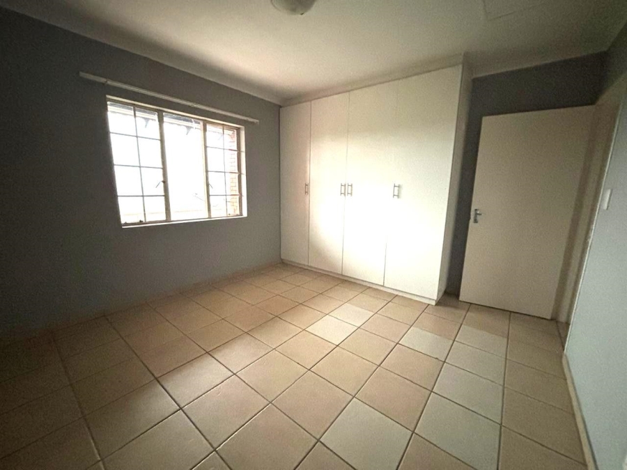 2 Bedroom Property for Sale in Towerby Gauteng