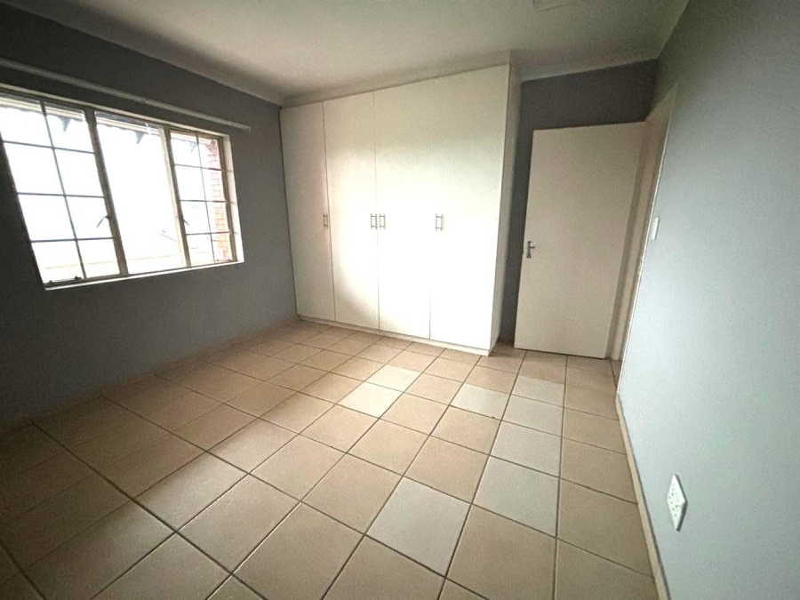 2 Bedroom Property for Sale in Towerby Gauteng