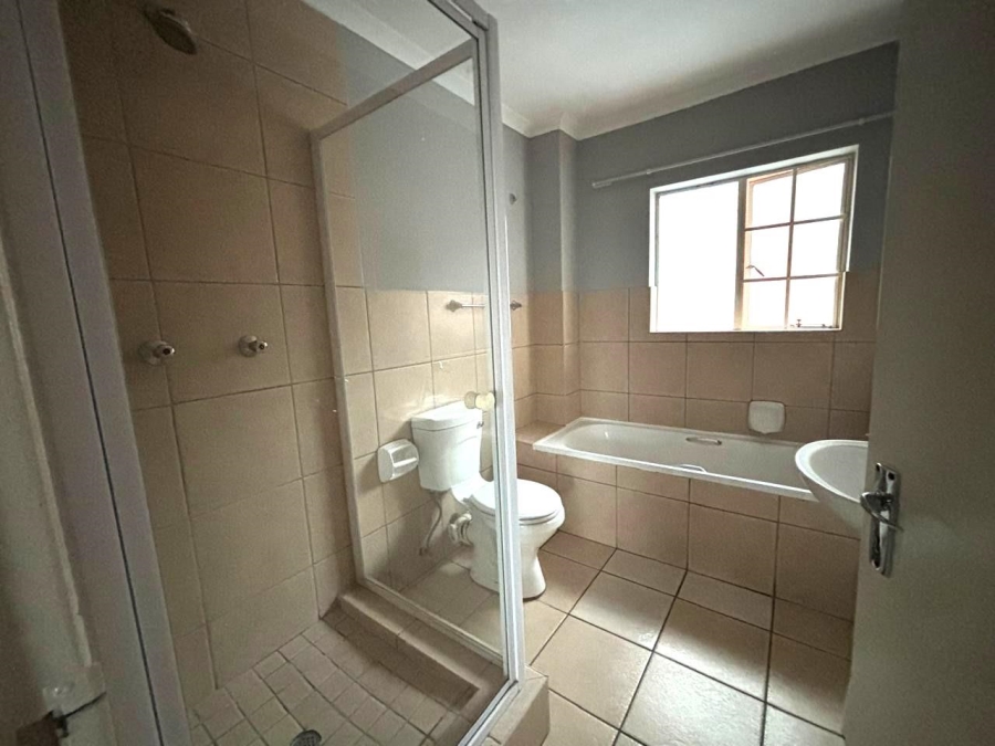 2 Bedroom Property for Sale in Towerby Gauteng
