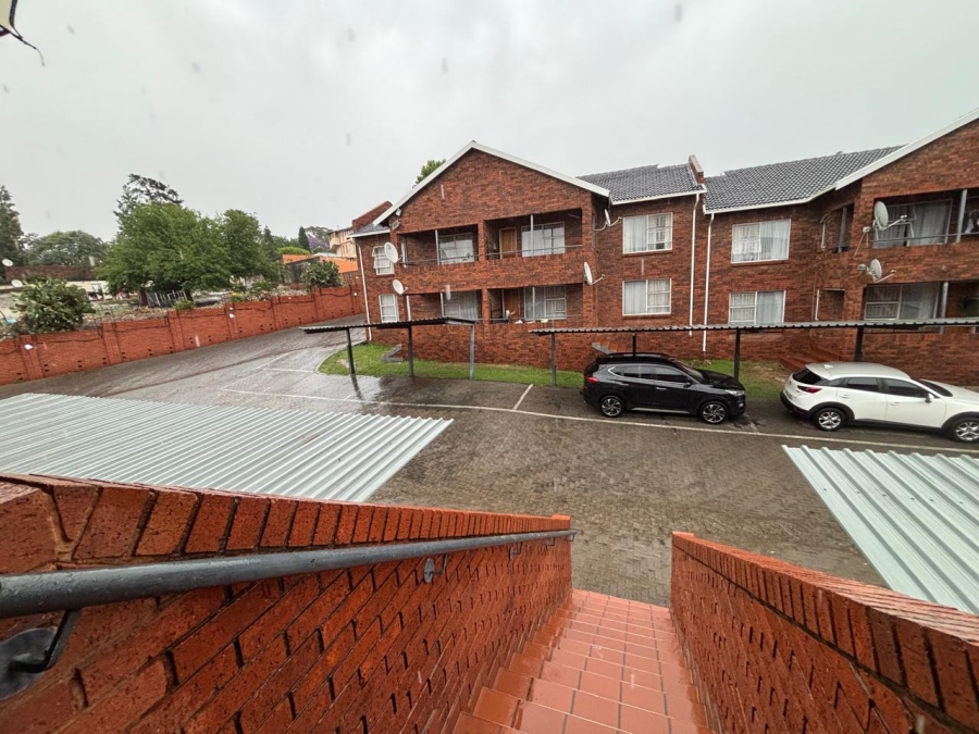 2 Bedroom Property for Sale in Towerby Gauteng