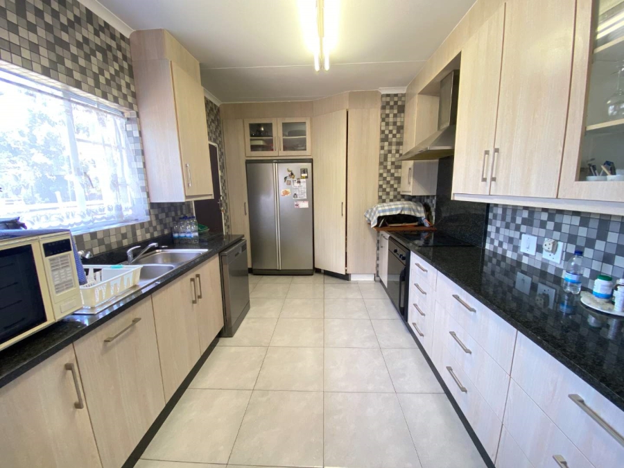 3 Bedroom Property for Sale in Mulbarton Gauteng
