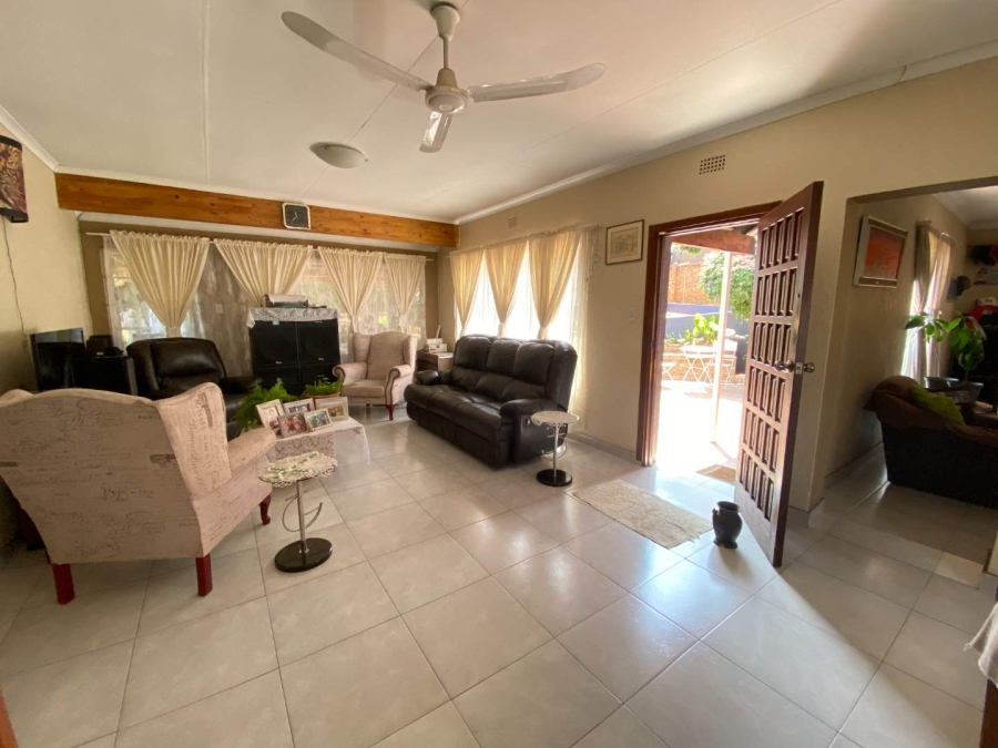 3 Bedroom Property for Sale in Mulbarton Gauteng
