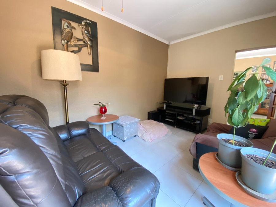 3 Bedroom Property for Sale in Mulbarton Gauteng