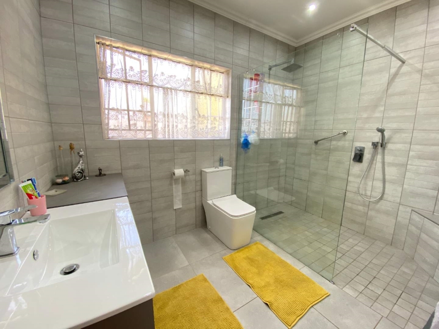 3 Bedroom Property for Sale in Mulbarton Gauteng
