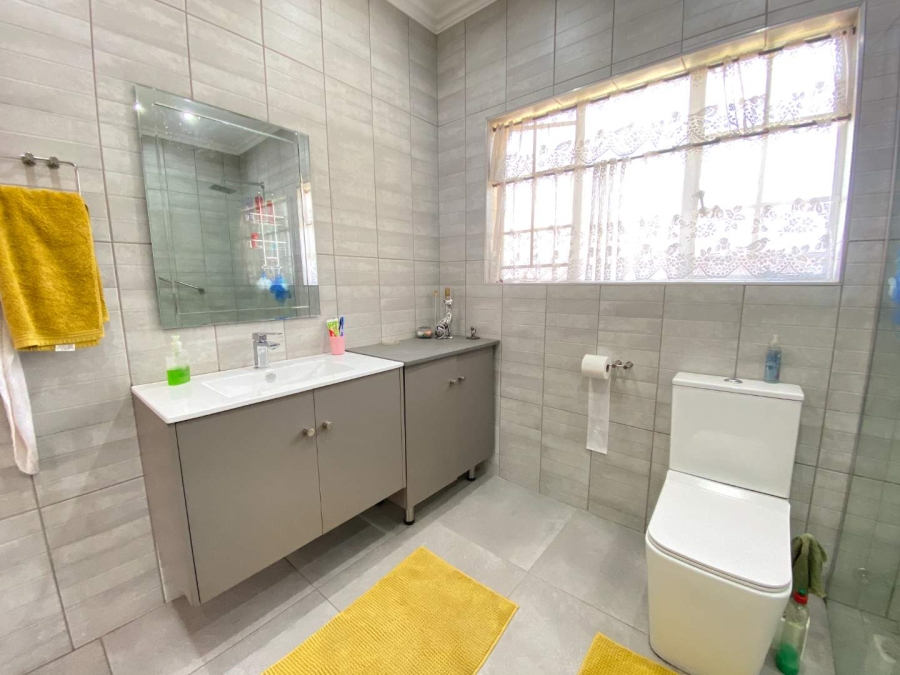 3 Bedroom Property for Sale in Mulbarton Gauteng