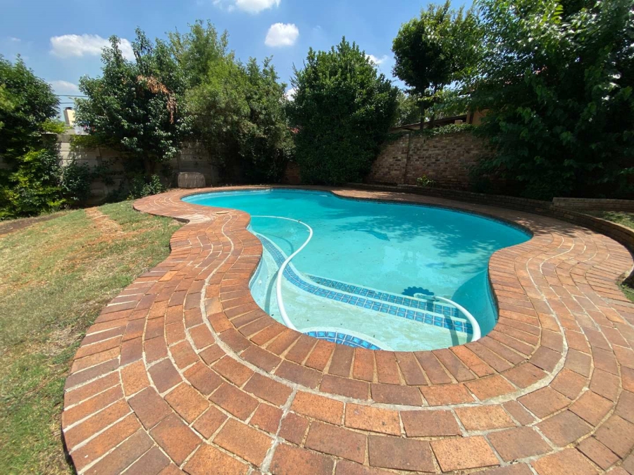 3 Bedroom Property for Sale in Mulbarton Gauteng