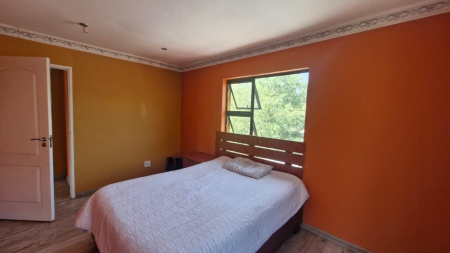 5 Bedroom Property for Sale in Brackendowns Gauteng