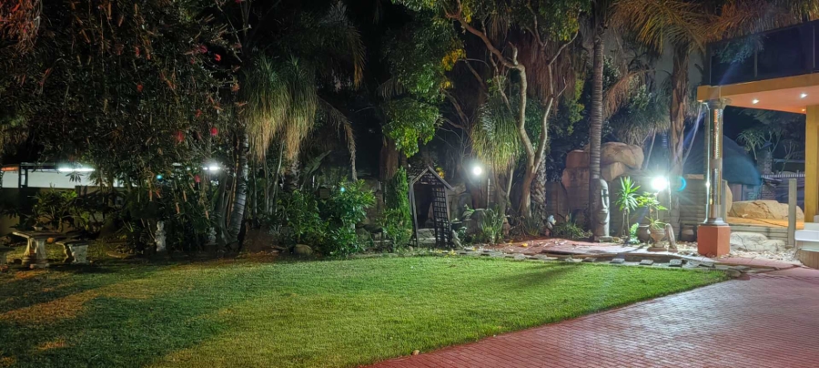 5 Bedroom Property for Sale in Brackendowns Gauteng