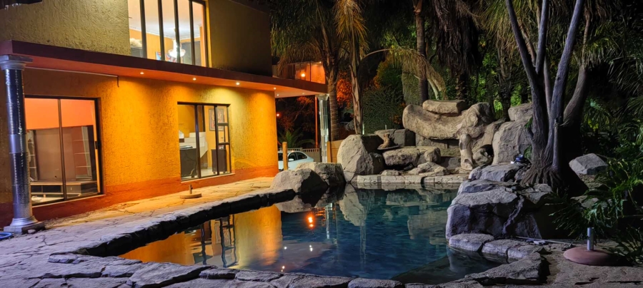 5 Bedroom Property for Sale in Brackendowns Gauteng