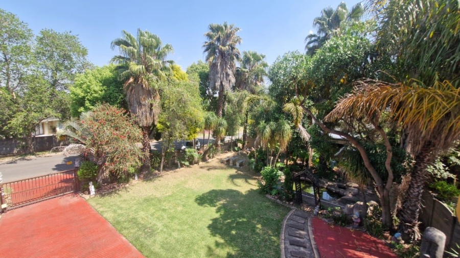 5 Bedroom Property for Sale in Brackendowns Gauteng