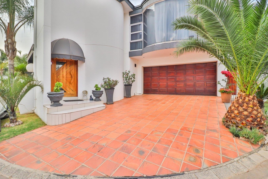 4 Bedroom Property for Sale in New Redruth Gauteng