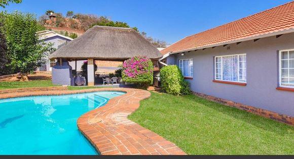 3 Bedroom Property for Sale in Mulbarton Gauteng