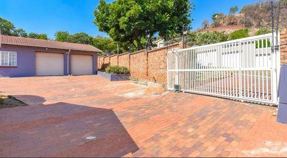 3 Bedroom Property for Sale in Mulbarton Gauteng