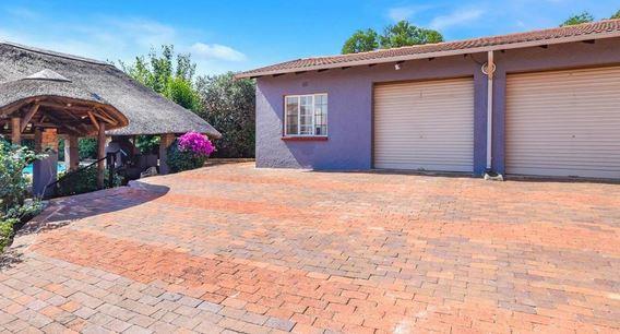3 Bedroom Property for Sale in Mulbarton Gauteng