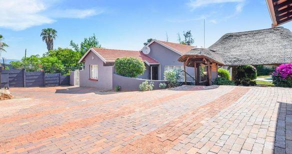3 Bedroom Property for Sale in Mulbarton Gauteng