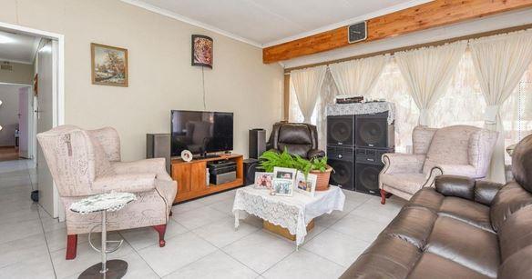 3 Bedroom Property for Sale in Mulbarton Gauteng