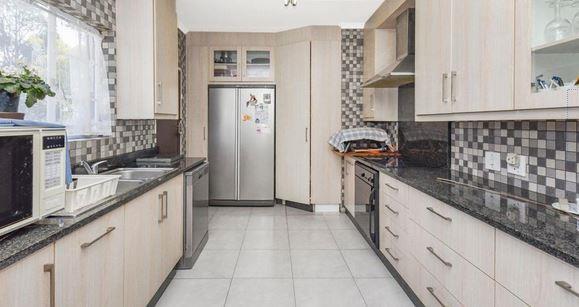 3 Bedroom Property for Sale in Mulbarton Gauteng