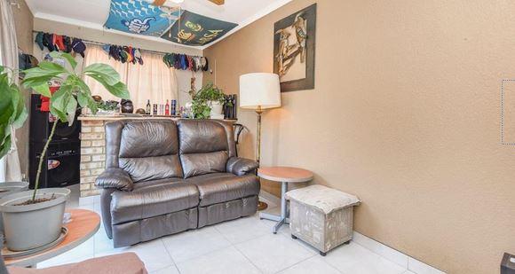 3 Bedroom Property for Sale in Mulbarton Gauteng