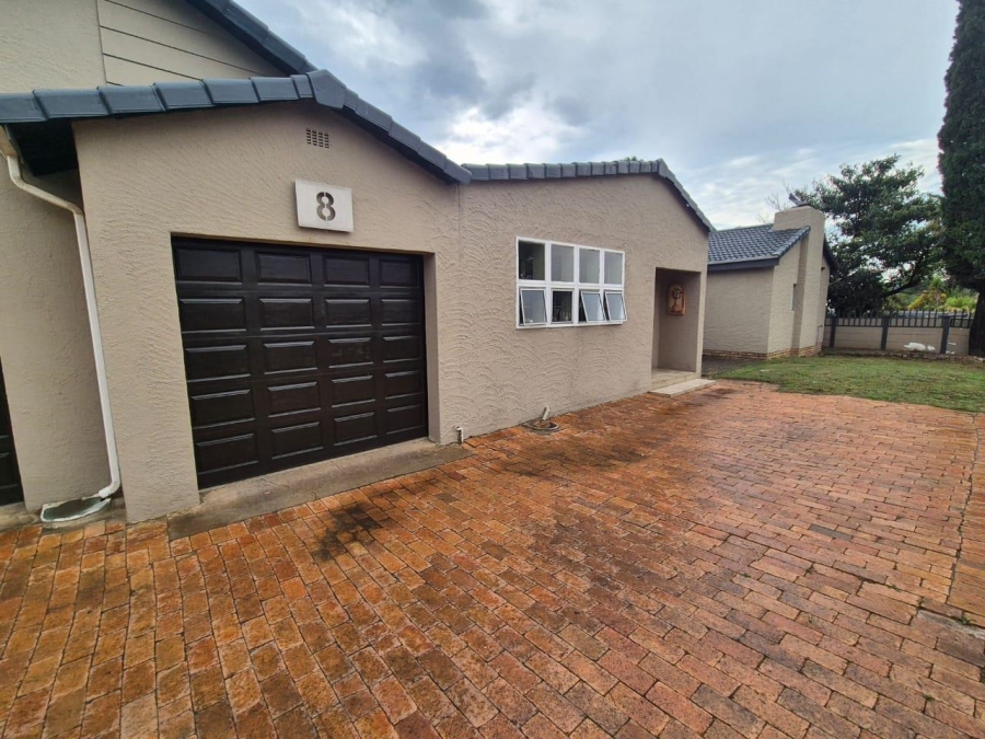 3 Bedroom Property for Sale in Brackendowns Gauteng