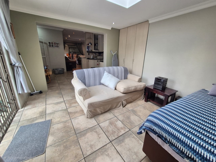 3 Bedroom Property for Sale in Brackendowns Gauteng