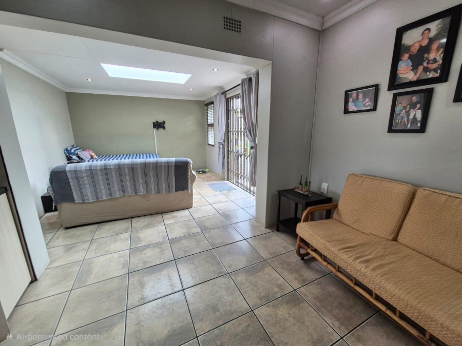 3 Bedroom Property for Sale in Brackendowns Gauteng