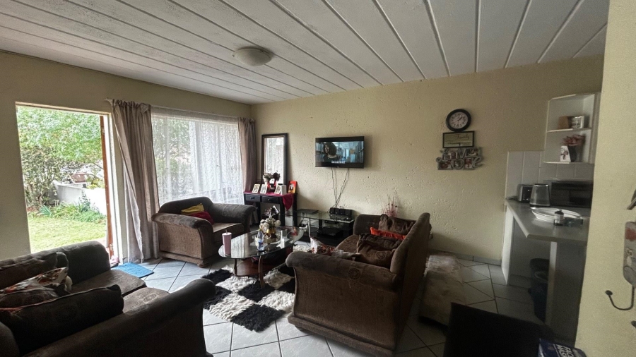 2 Bedroom Property for Sale in Glen Marais Gauteng